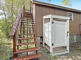 Beach Daze Cottage Brought to you by GetAway Vacations