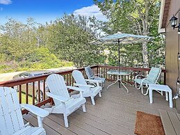 Beach Daze Cottage Brought to you by GetAway Vacations