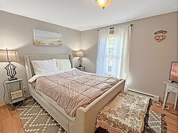 Beach Daze Cottage Brought to you by GetAway Vacations