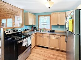 Beach Daze Cottage Brought to you by GetAway Vacations