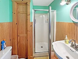 Beach Daze Cottage Brought to you by GetAway Vacations