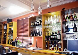 AM 2 PM Hotel and Suites