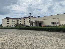 AM 2 PM Hotel and Suites