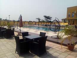 AM 2 PM Hotel and Suites