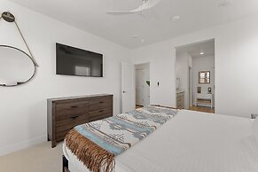 Sunshine Daydream- #305 3 Bedroom Condo