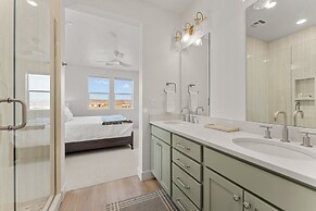 Sunshine Daydream- #305 3 Bedroom Condo