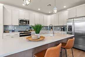 Sunshine Daydream- #305 3 Bedroom Condo