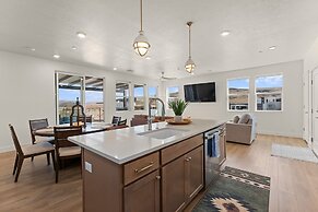 Sunshine Daydream- #305 3 Bedroom Condo