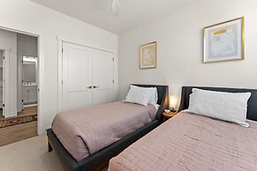 Sunshine Daydream- #305 3 Bedroom Condo