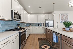 Sunshine Daydream- #305 3 Bedroom Condo