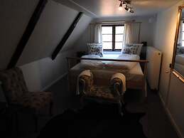 Queen Suite in a Hotel in Tranekaer