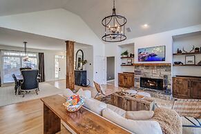 Lux Mountain Home! Golf / Lake/ EV / Game Room