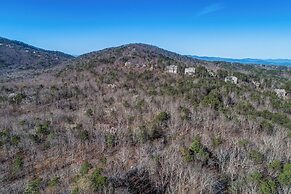 Lux Mountain Home! Golf / Lake/ EV / Game Room