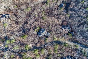 Lux Mountain Home! Golf / Lake/ EV / Game Room