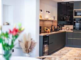 Luxury B.one Apartment