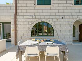 Luxury B.one Apartment