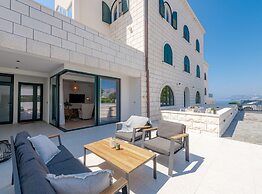 Luxury B.one Apartment