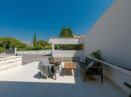 Luxury B.one Apartment