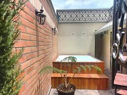 WR BOUTIQUE HOTEL