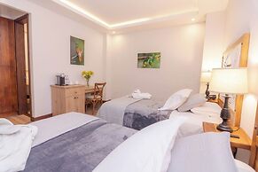 WR BOUTIQUE HOTEL