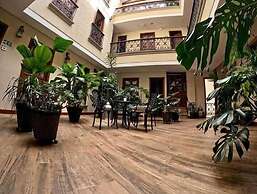 WR BOUTIQUE HOTEL
