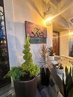 WR BOUTIQUE HOTEL