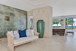 5BR Oceanfront Golf Estate w Pool Private Chef