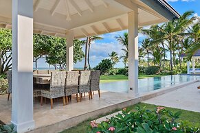 5BR Oceanfront Golf Estate w Pool Private Chef