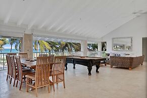 5BR Oceanfront Golf Estate w Pool Private Chef