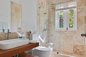 5BR Oceanfront Golf Estate w Pool Private Chef