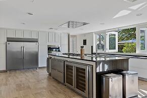 5BR Oceanfront Golf Estate w Pool Private Chef