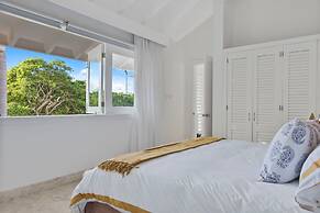 5BR Oceanfront Golf Estate w Pool Private Chef