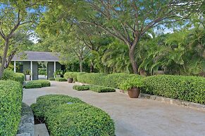 5BR Oceanfront Golf Estate w Pool Private Chef