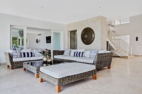 5BR Oceanfront Golf Estate w Pool Private Chef