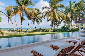 5BR Oceanfront Golf Estate w Pool Private Chef