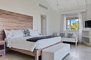 5BR Oceanfront Golf Estate w Pool Private Chef