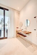 Luxury 10br Beachfront Stunner With Private Pool