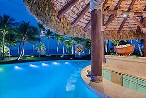 Dazzling Beachfront Villa With Swim-up Bar