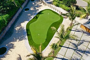 Exquisite Villa w Stunning Ocean Views Gym Golf