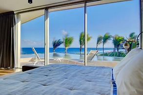 Exquisite Villa w Stunning Ocean Views Gym Golf