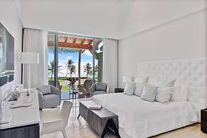 Architectural Oceanfront Masterpiece w Pool