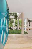 Architectural Oceanfront Masterpiece w Pool