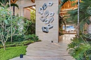 Architectural Oceanfront Masterpiece w Pool