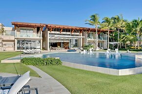 Architectural Oceanfront Masterpiece w Pool