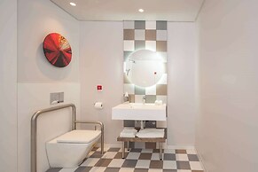 Hampton By Hilton Sandton Grayston