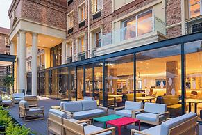 Hampton By Hilton Sandton Grayston