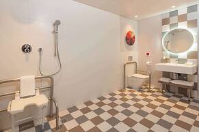 Hampton By Hilton Sandton Grayston