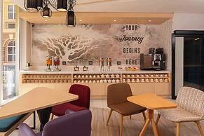 Hampton By Hilton Sandton Grayston