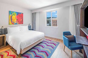 Hampton By Hilton Sandton Grayston