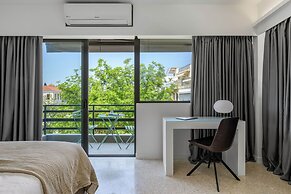 Momo Suites Acropolis by Aura Homes
